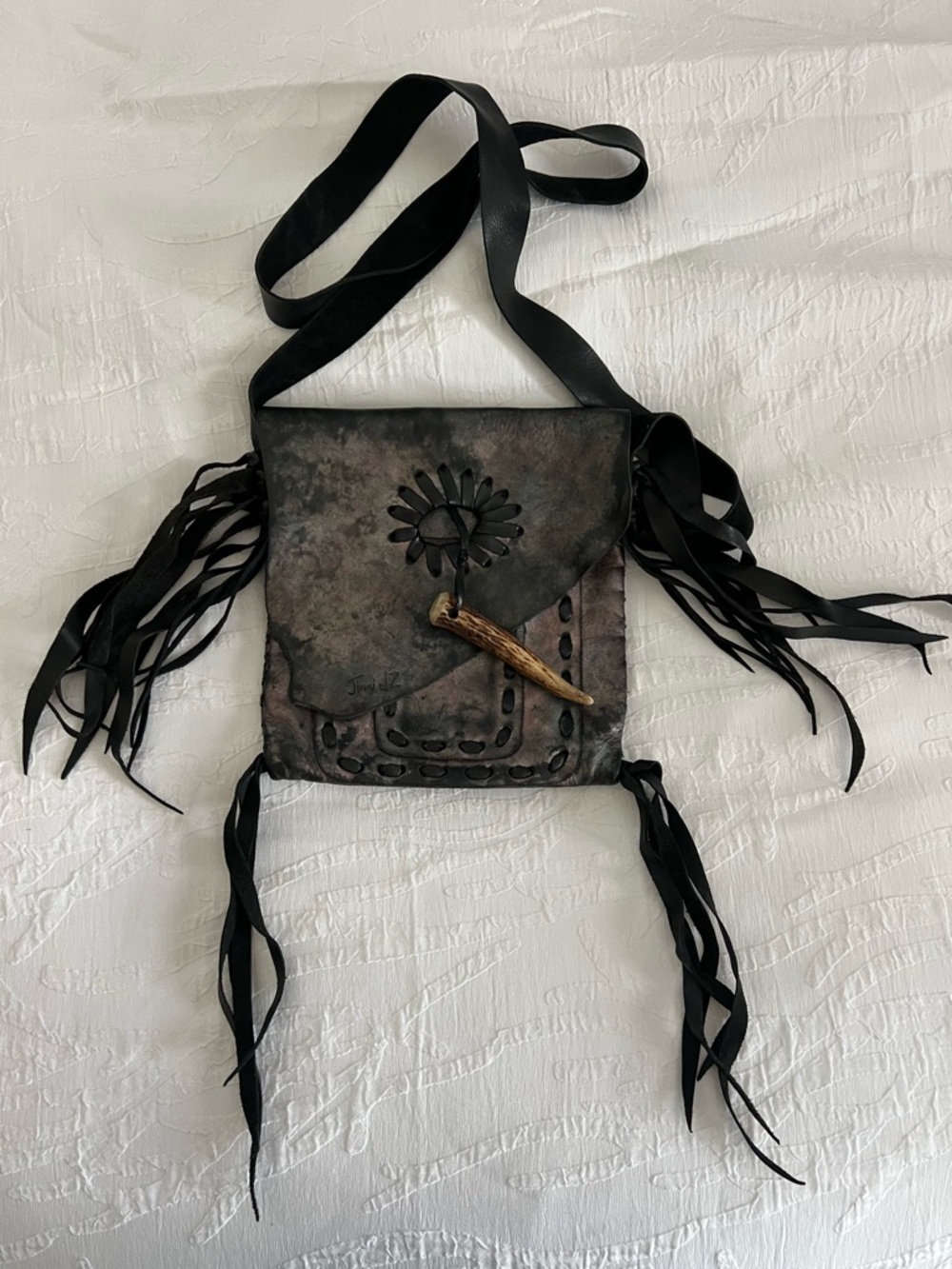 Jimmi wZ Artisan Distressed Leather Crossbody Bag Antler Toggle Boho